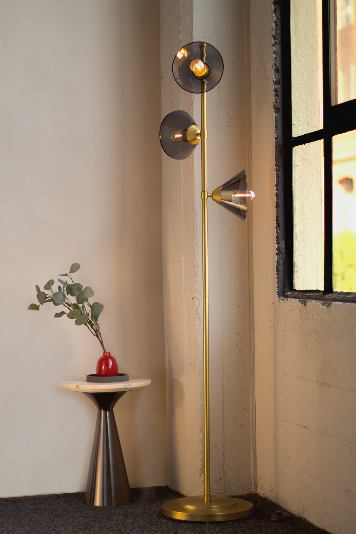 Brass floor 2024 lamp mid century