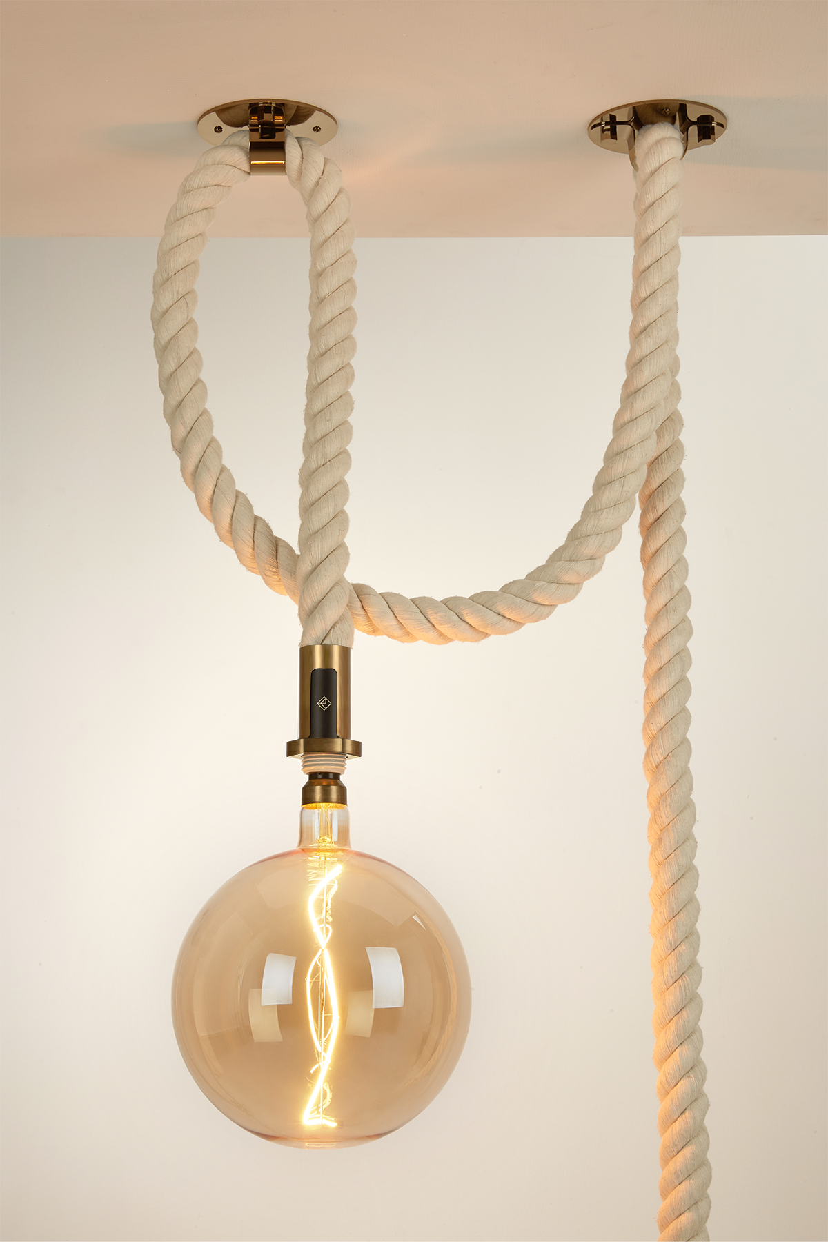 Dume Pendant