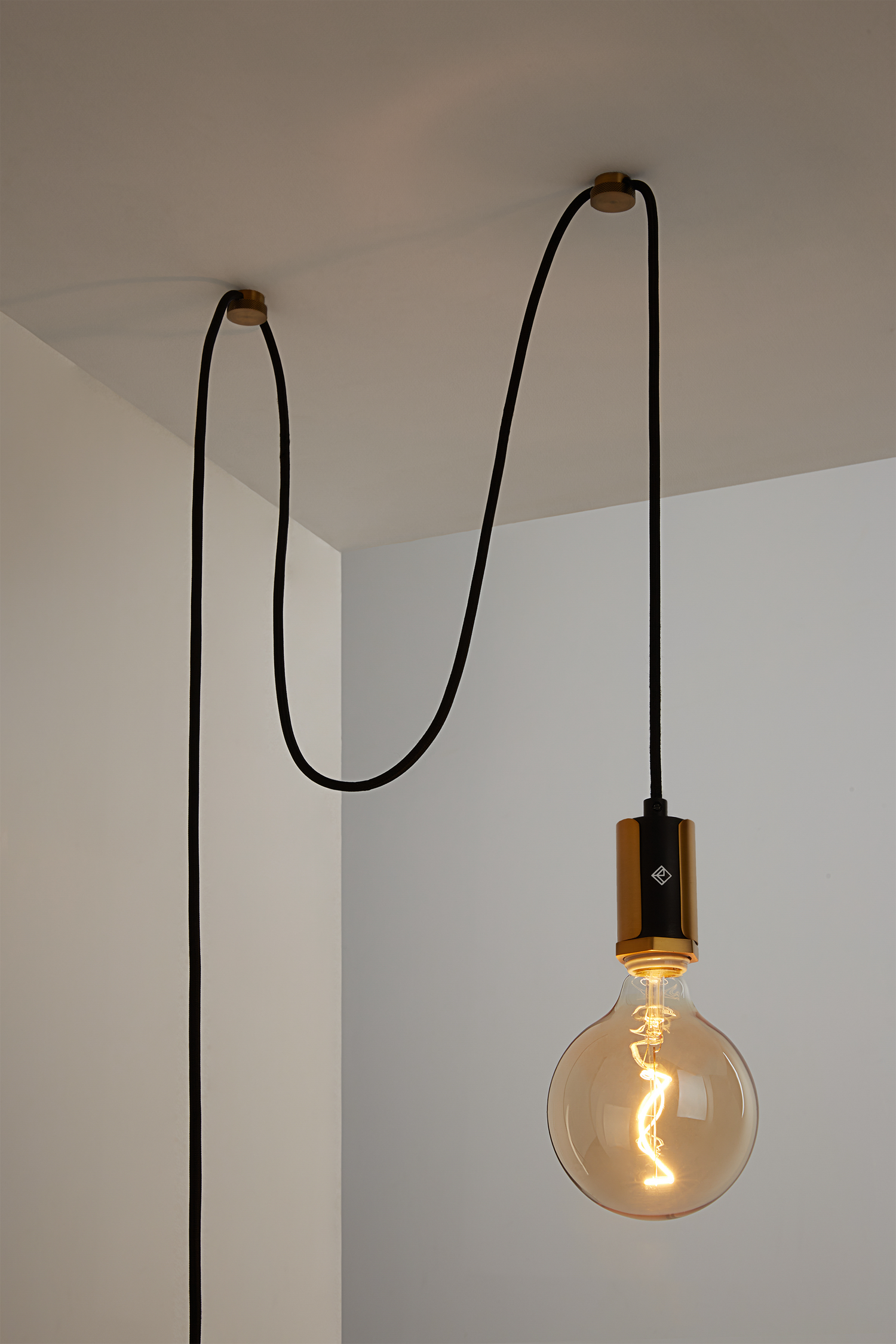 Alamere Pendant